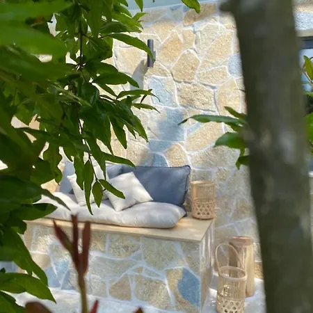 Olive Tree Apartment *